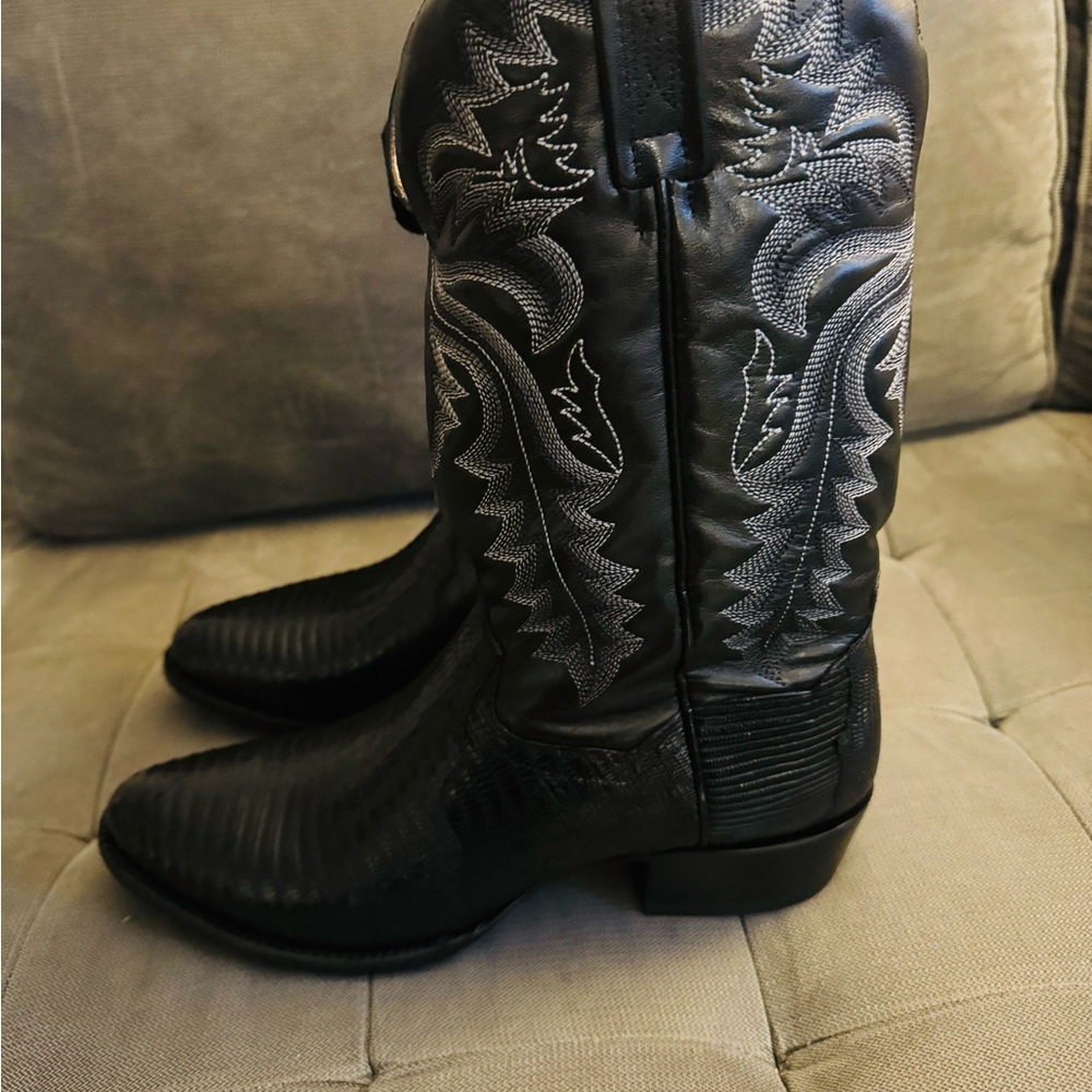 Dan Post Black Cowboy & Western Boots with Pointed Toe and Decorative Stitching - Picture 2 of 9